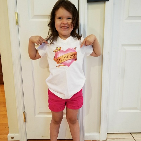 BRAND NEW BEAUTIFUL "PRINCESS"👸👑 TEE.😍 - Picture 3 of 4